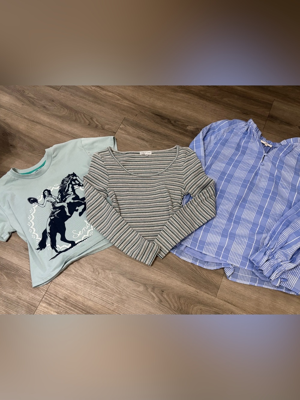 Women’s Medium Top Bundle | Fitz + Eddi, Sendero Provisions & Entro